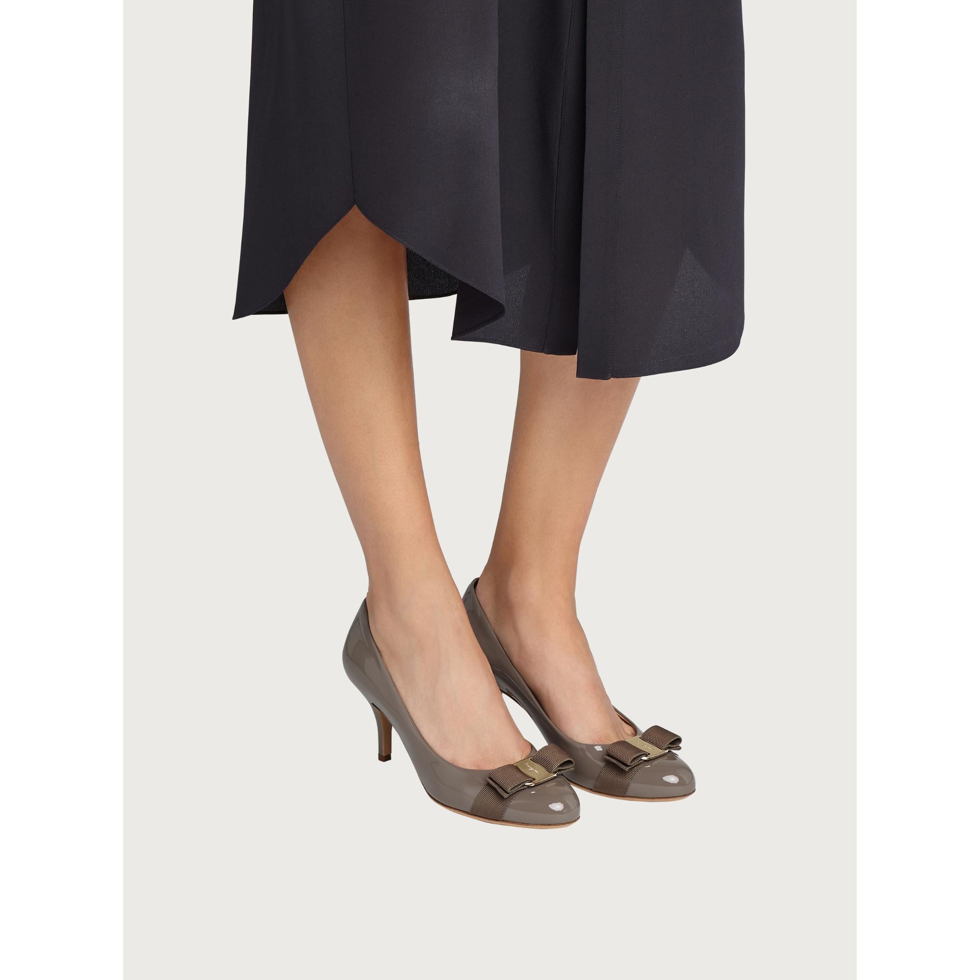 Ornament Pump - BROWN