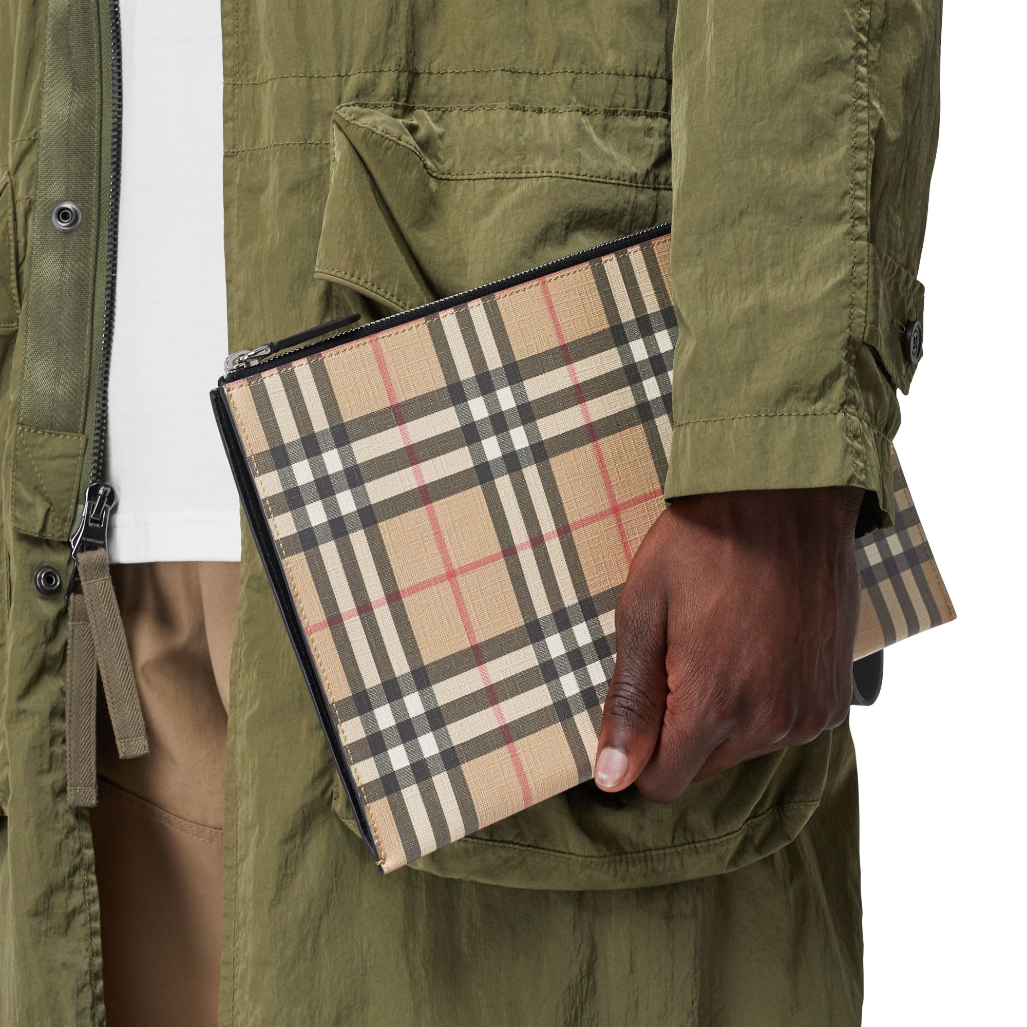 빈티지 체크 E-캔버스 가죽 지퍼 파우치 아카이브 베이지