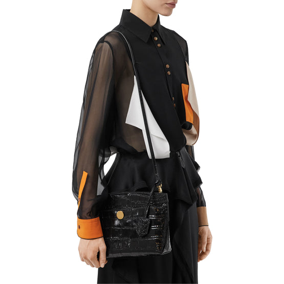 엠보싱 레더 소사이어티 클러치 블랙