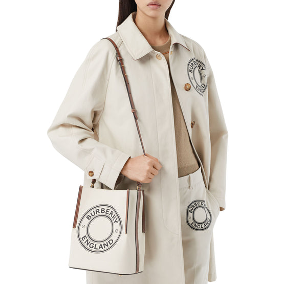 스몰 로고 그래픽 코튼 캔버스 페기 버킷 백 내추럴/탠