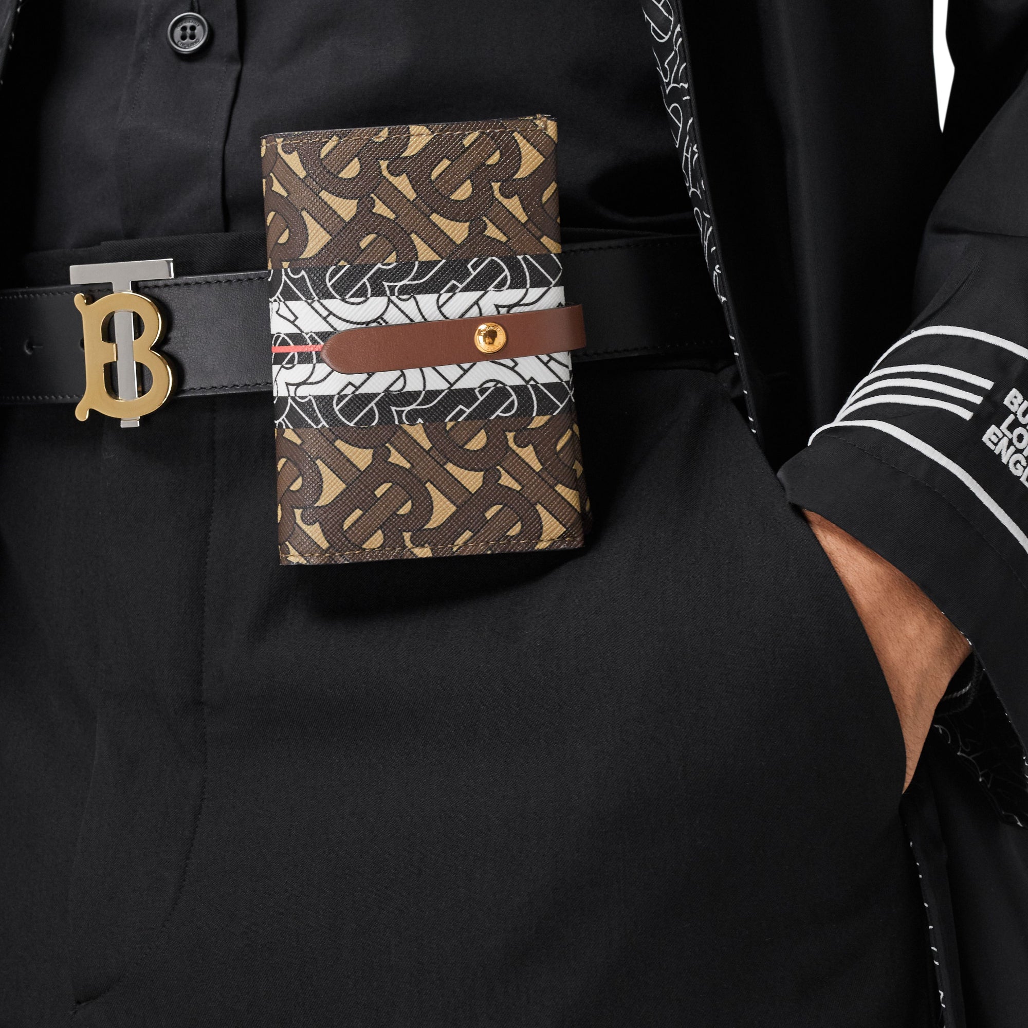 모노그램 스트라이프 E-캔버스 스트랩 지갑 브라이들 브라운