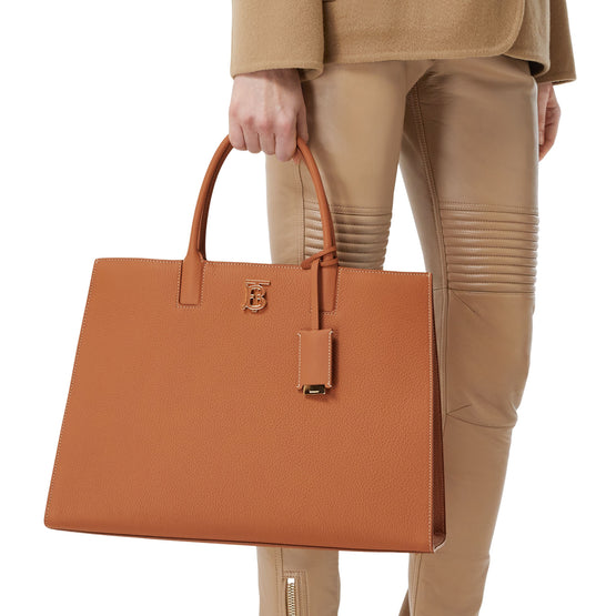 미디엄 프란시스 백 웜 러셋 브라운