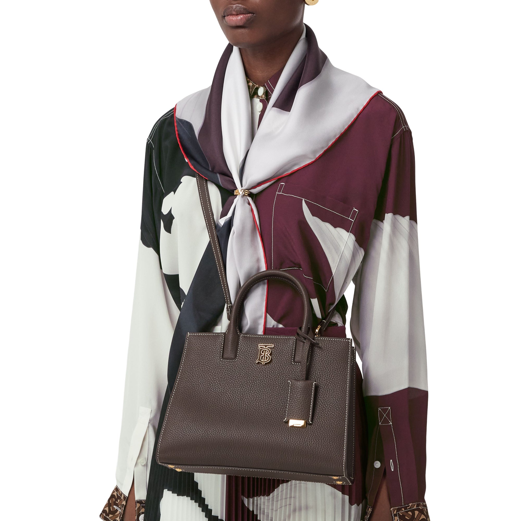 미니 프란시스 백 다크 클레이 브라운