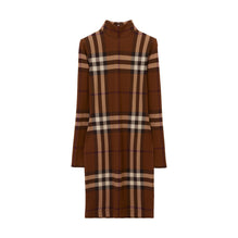 체크 스트레치 저지 퍼넬넥 드레스 다크 버치 브라운