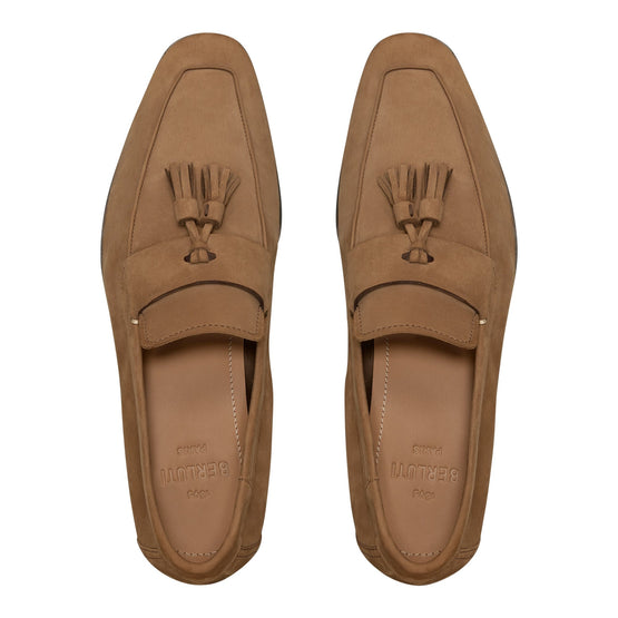 S5852 NUBUCK TASSELS LIGHT BROWN